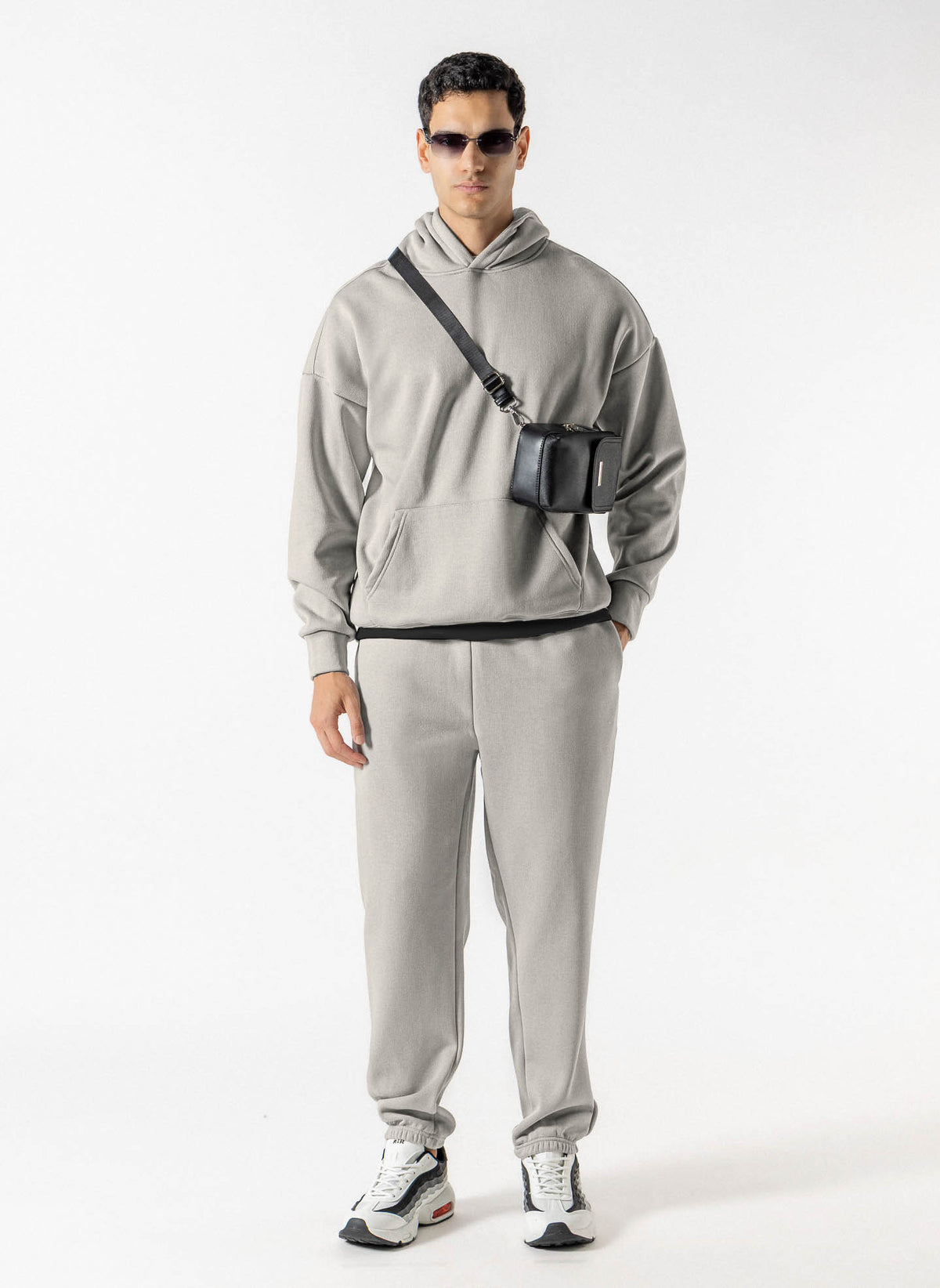 HEAVYWEIGHT FLEECE HOODIE