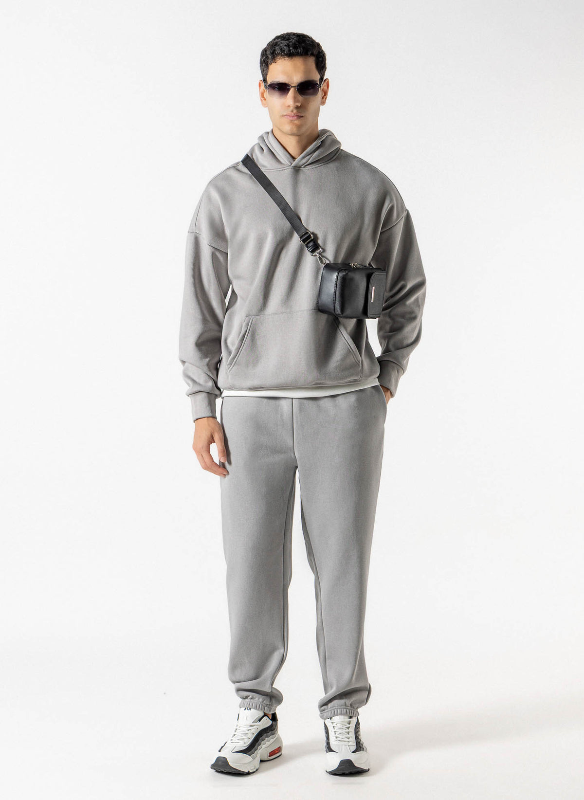 HEAVYWEIGHT FLEECE HOODIE