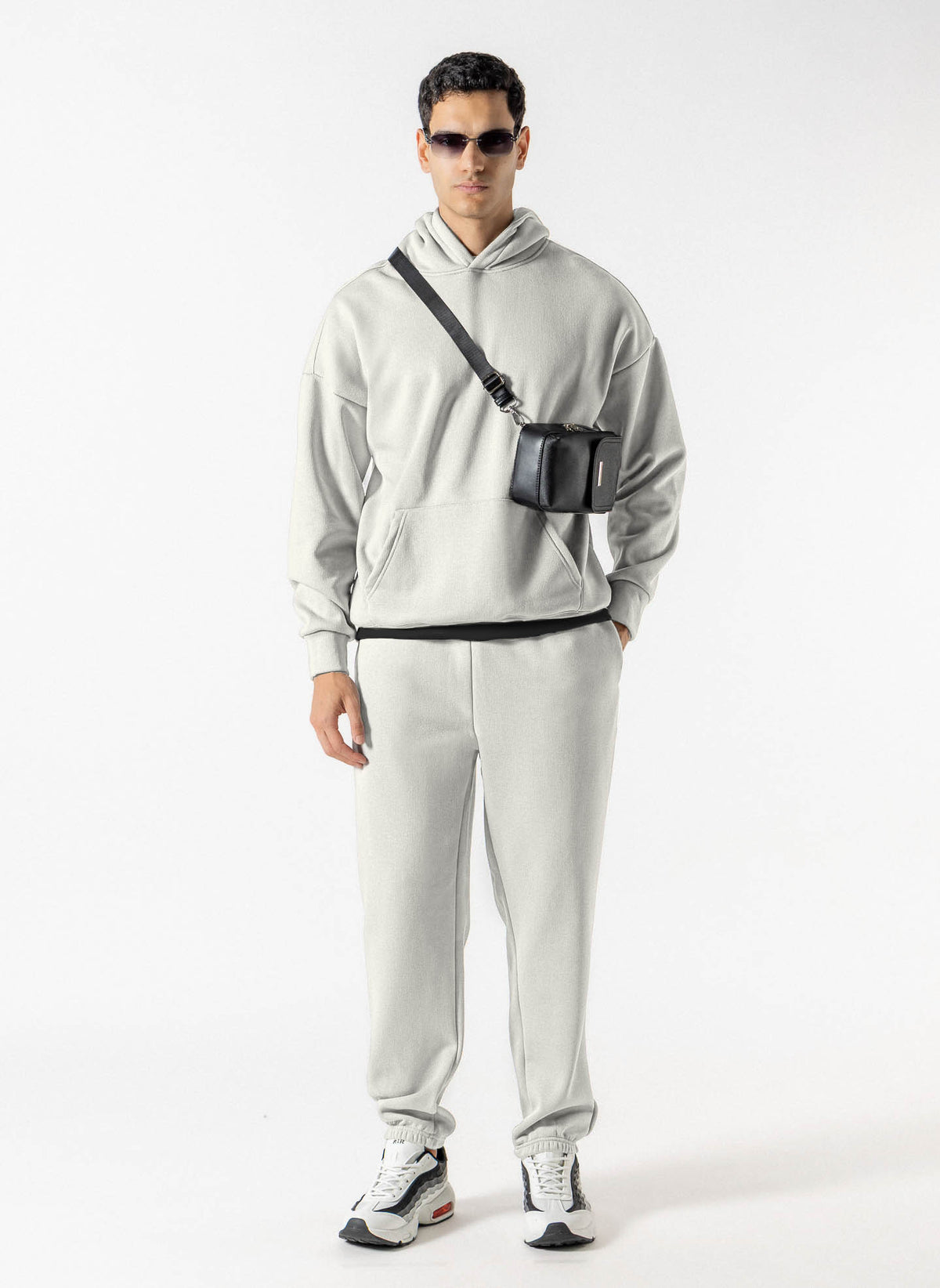 HEAVYWEIGHT FLEECE HOODIE