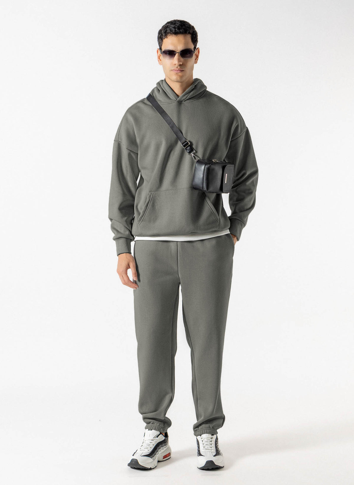 HEAVYWEIGHT FLEECE HOODIE