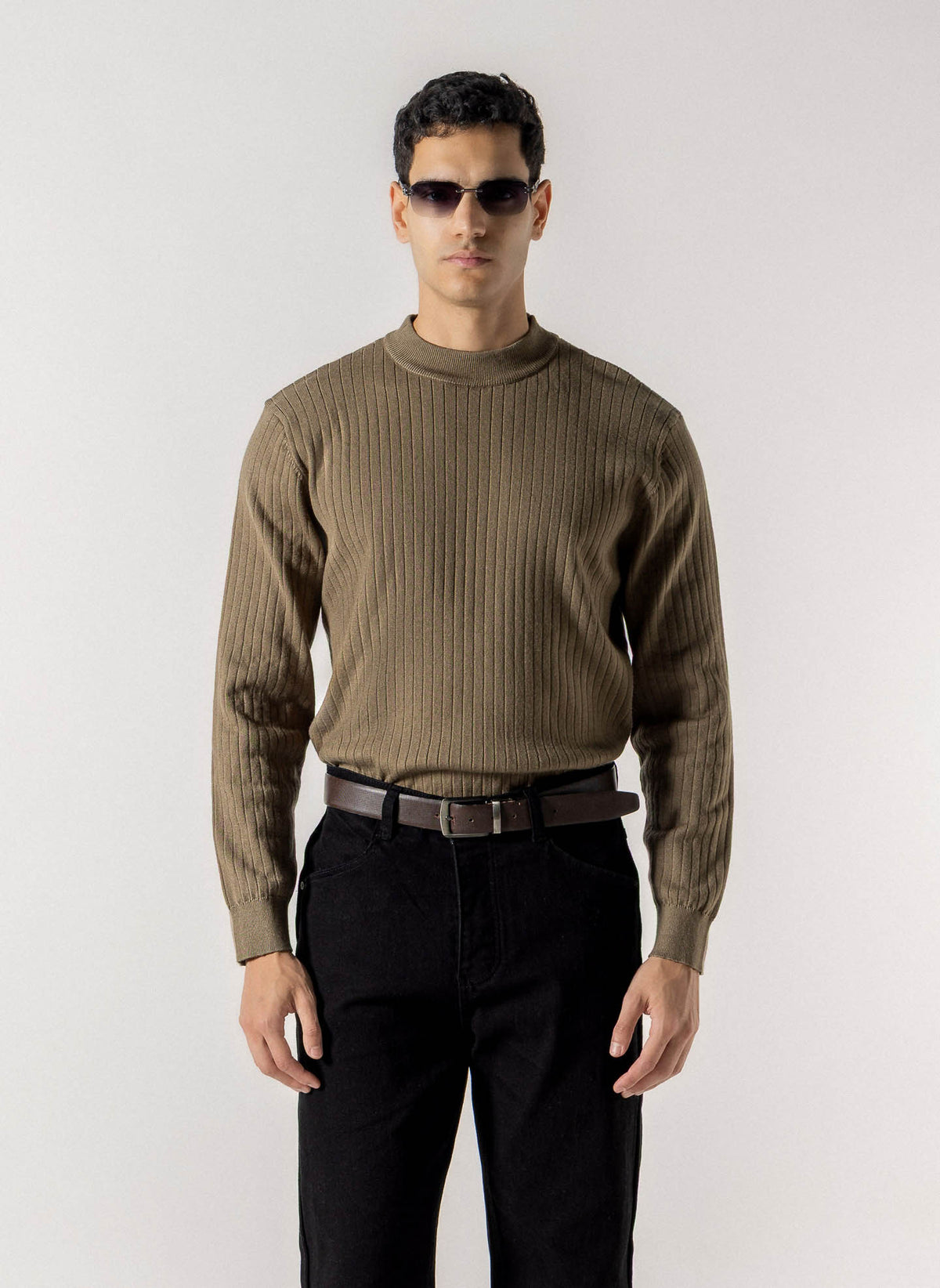 RIBBED MOCK NECK SWEATER