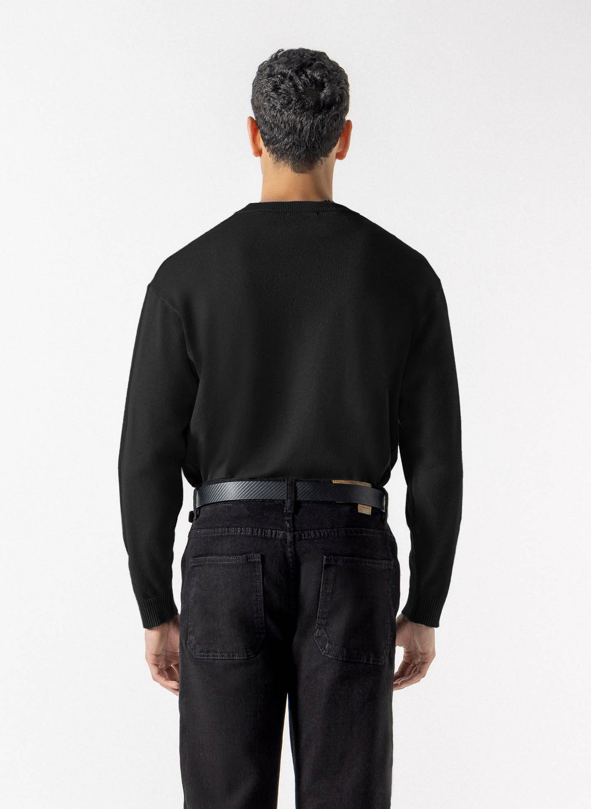 CLASSIC CREWNECK KNIT SWEATER