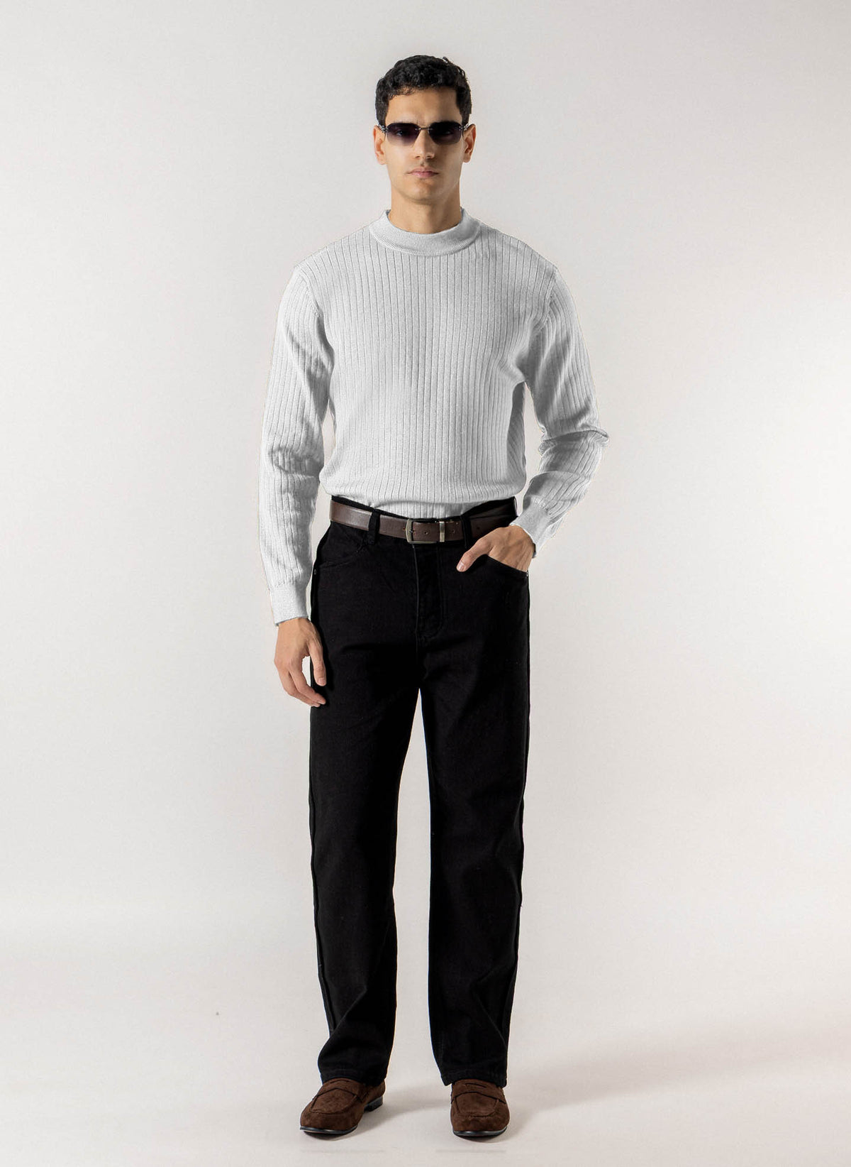 RIBBED MOCK NECK SWEATER