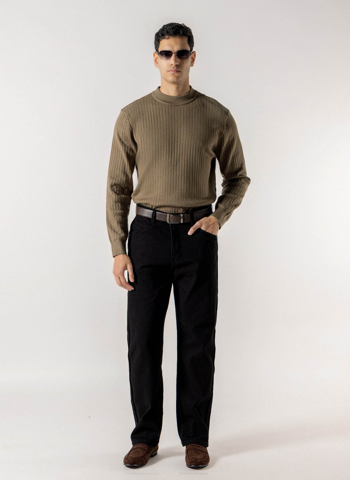 RIBBED MOCK NECK SWEATER