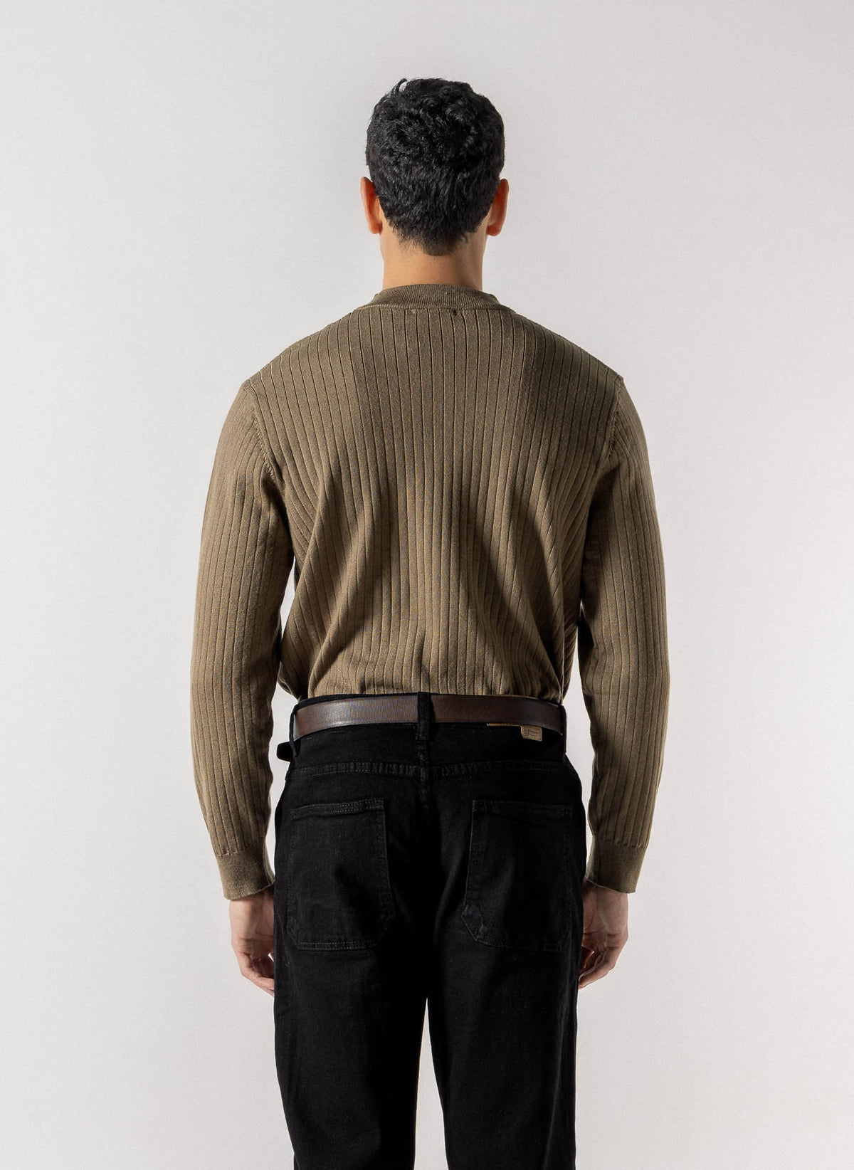 RIBBED MOCK NECK SWEATER