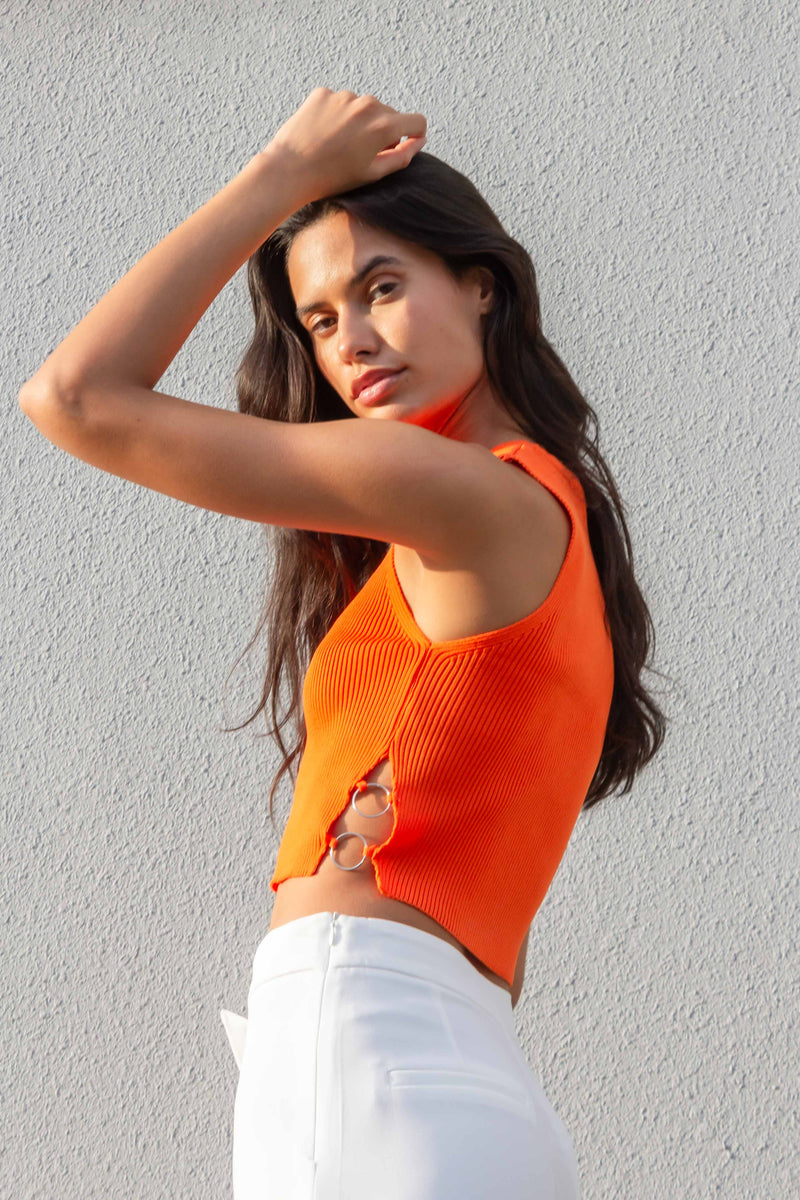 DETAILED SEAMLESS TOP