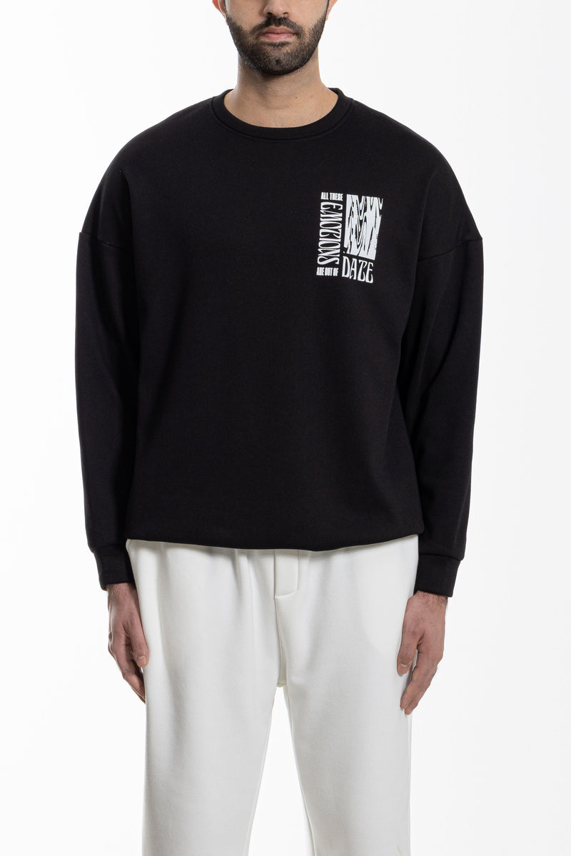 CONTRAST PRINT PLUSH SWEATSHIRT