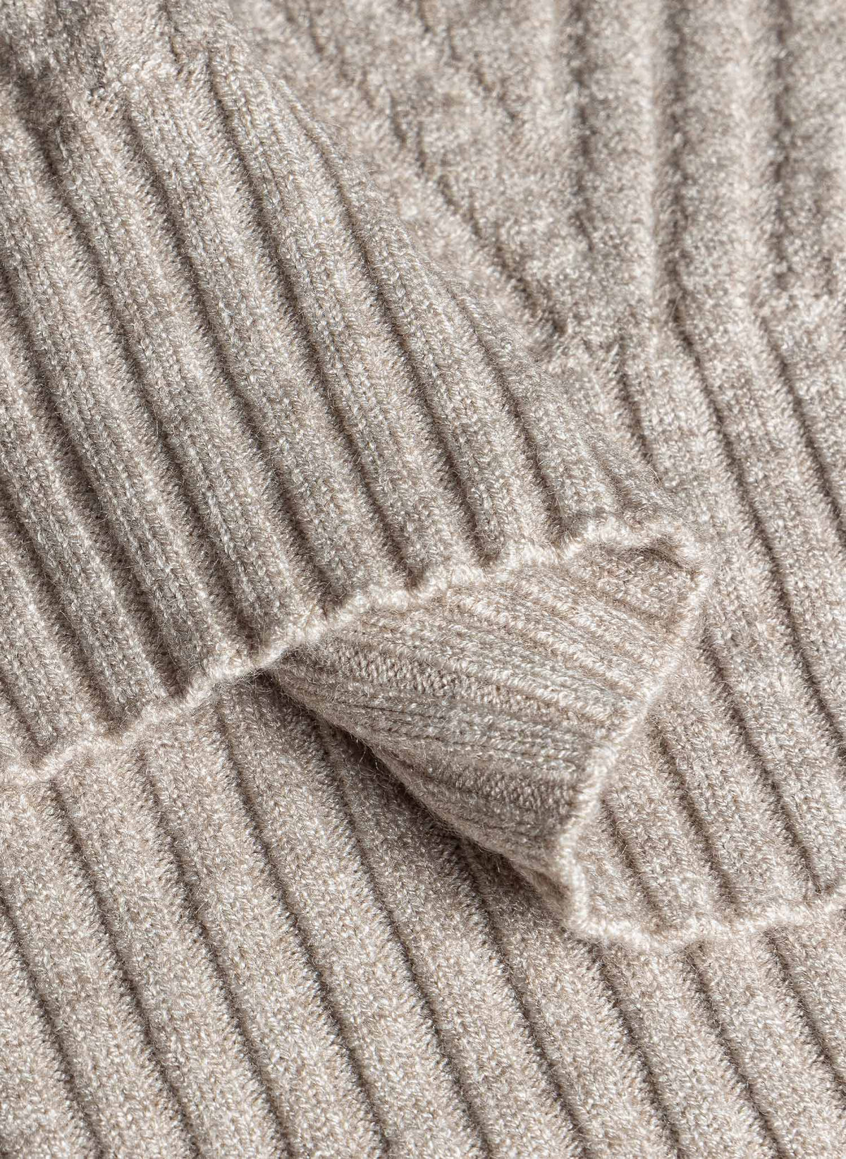 CHEVRON RIBBED KNIT SWEATER