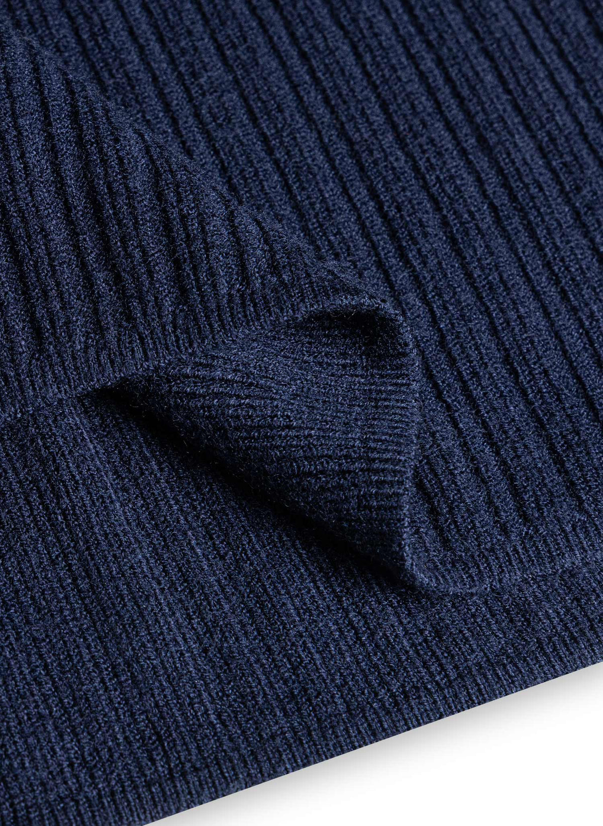 RIBBED MOCK NECK SWEATER