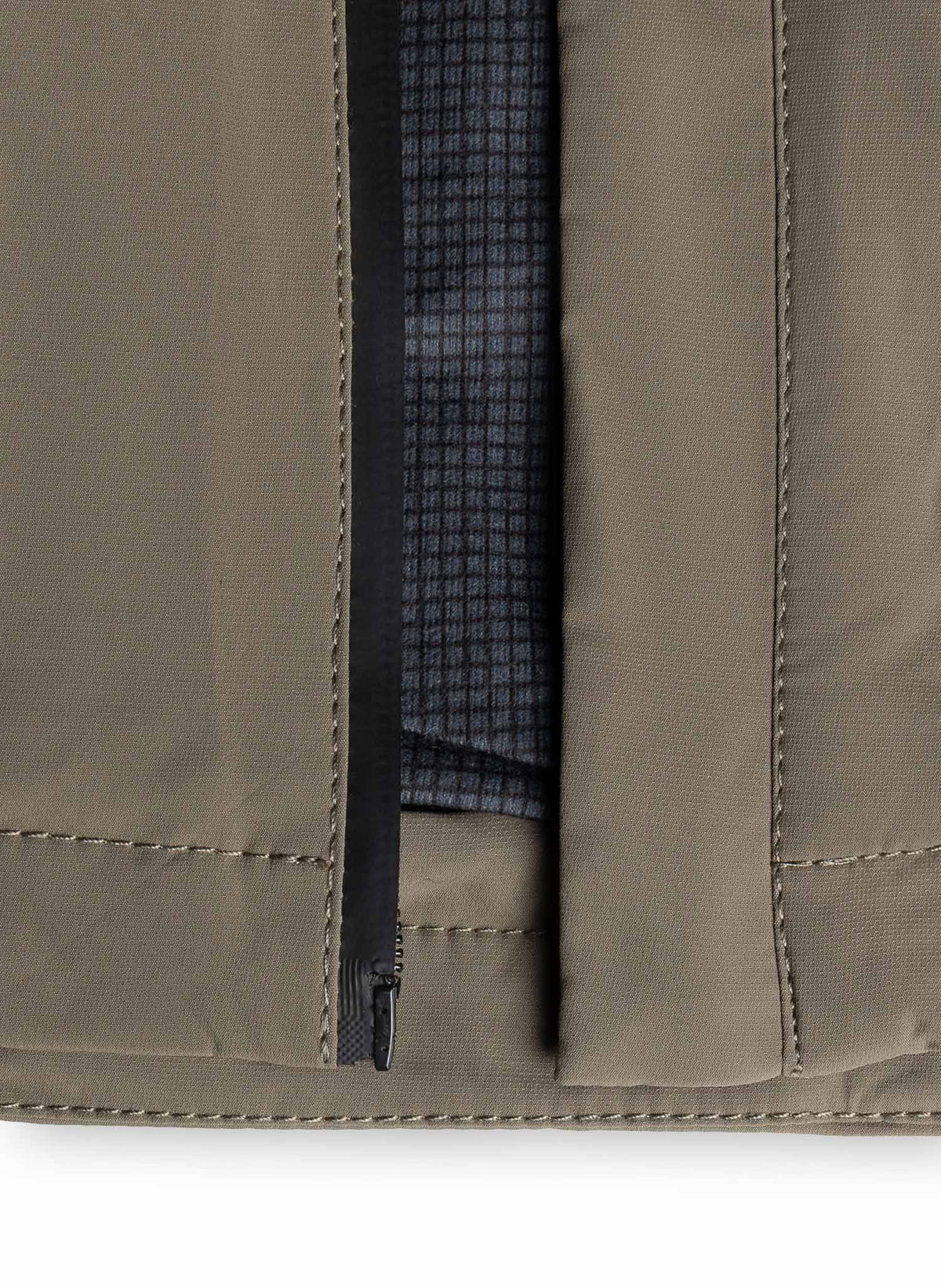 TECHNICAL HOODED WINDBREAKER