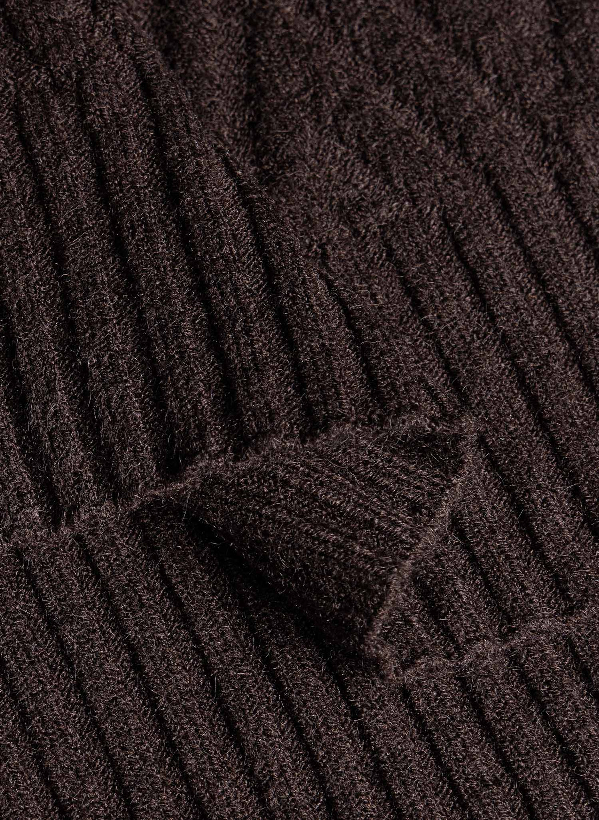 CHEVRON RIBBED KNIT SWEATER