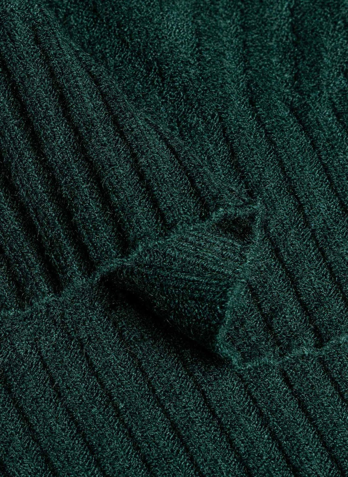 CHEVRON RIBBED KNIT SWEATER