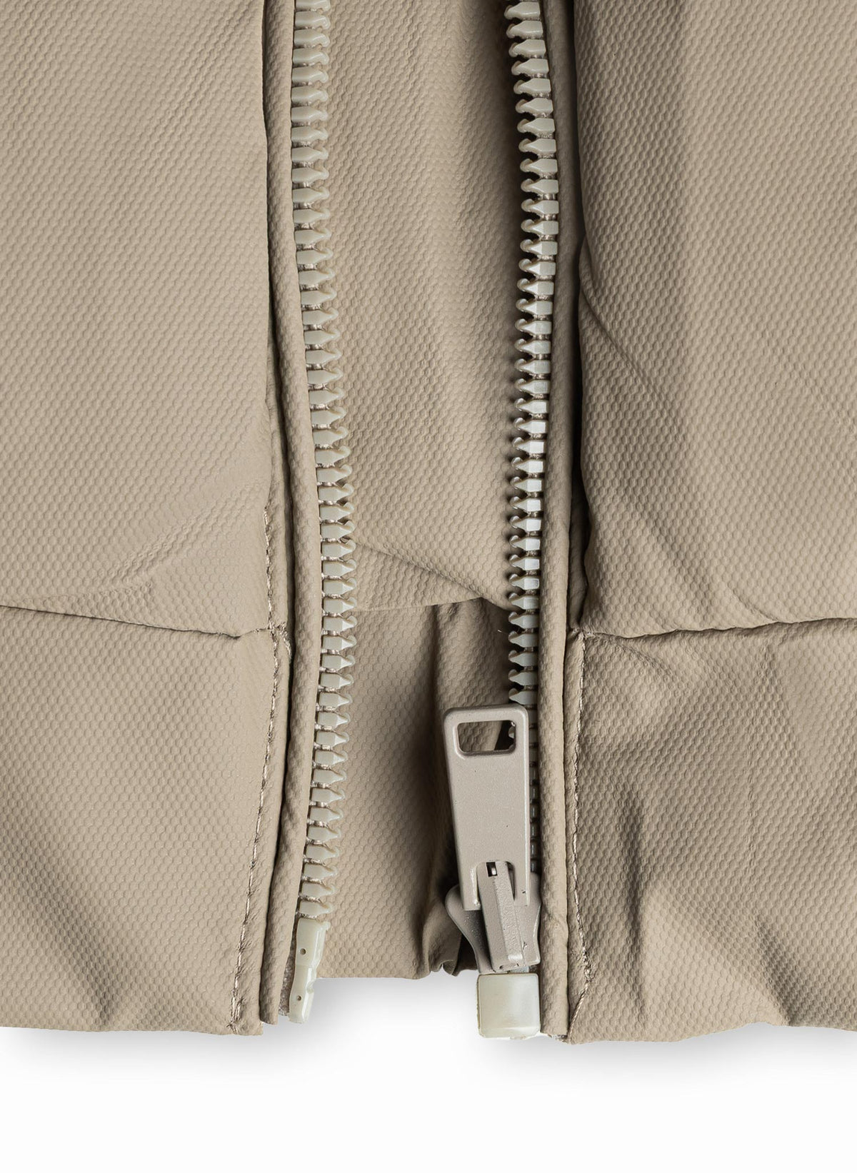 REVERSIBLE HOODED PUFFER JACKET