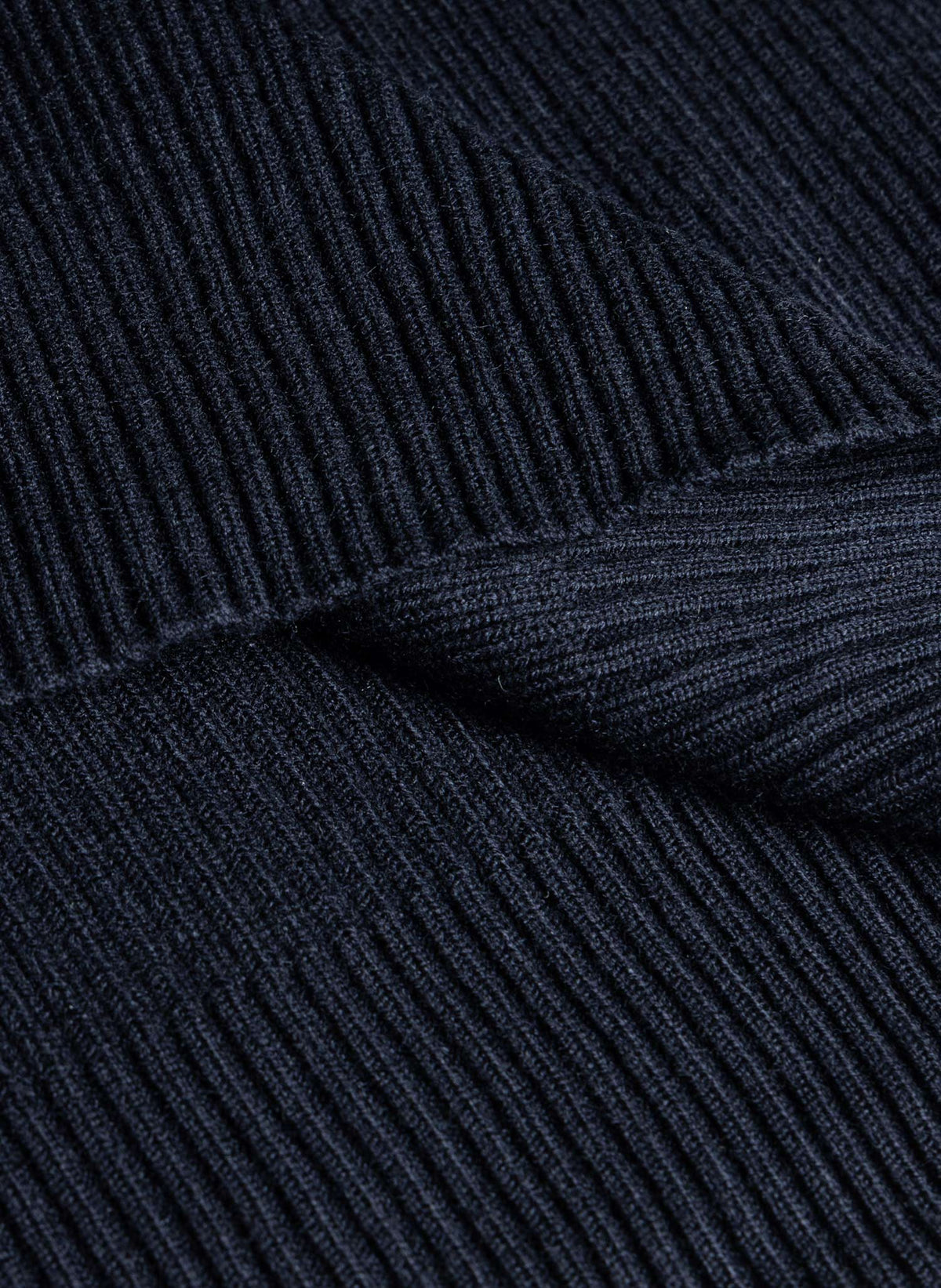HIGH NECK RIBBED SWEATER