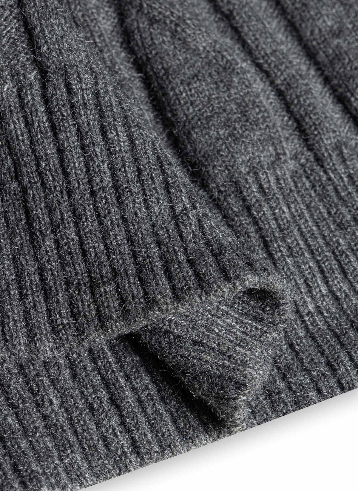 RIBBED TURTLENECK KNIT MAXI DRESS