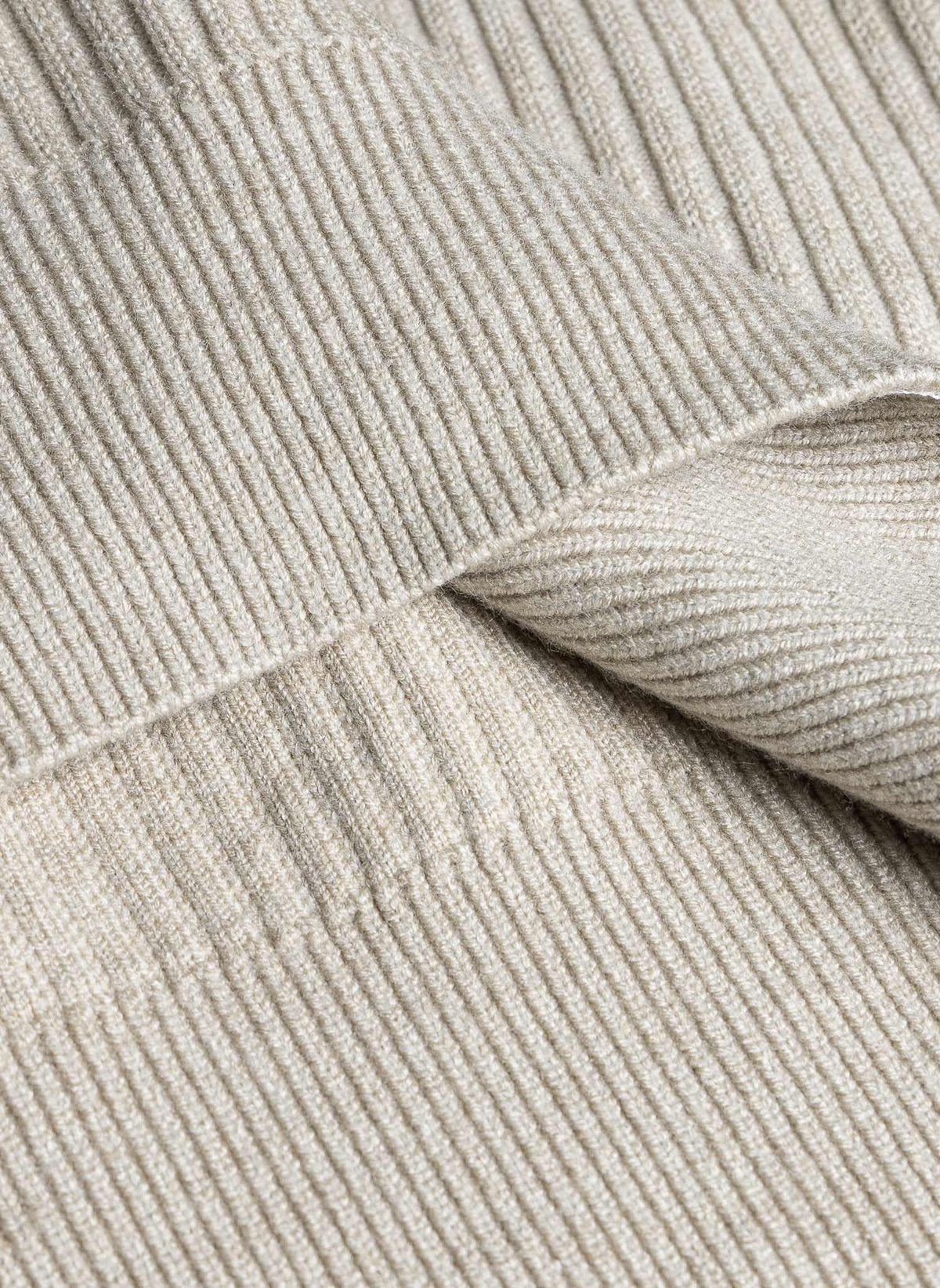 RIBBED POLO KNIT SWEATER