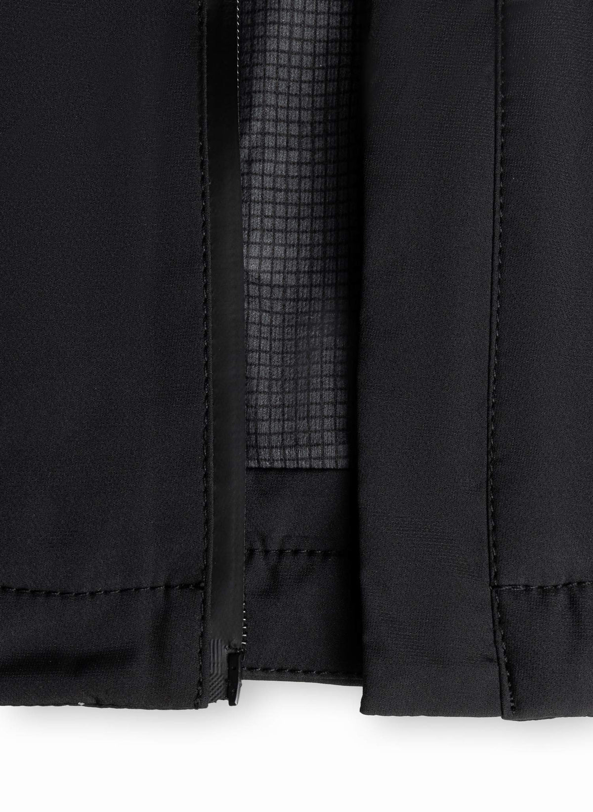 TECHNICAL HOODED WINDBREAKER