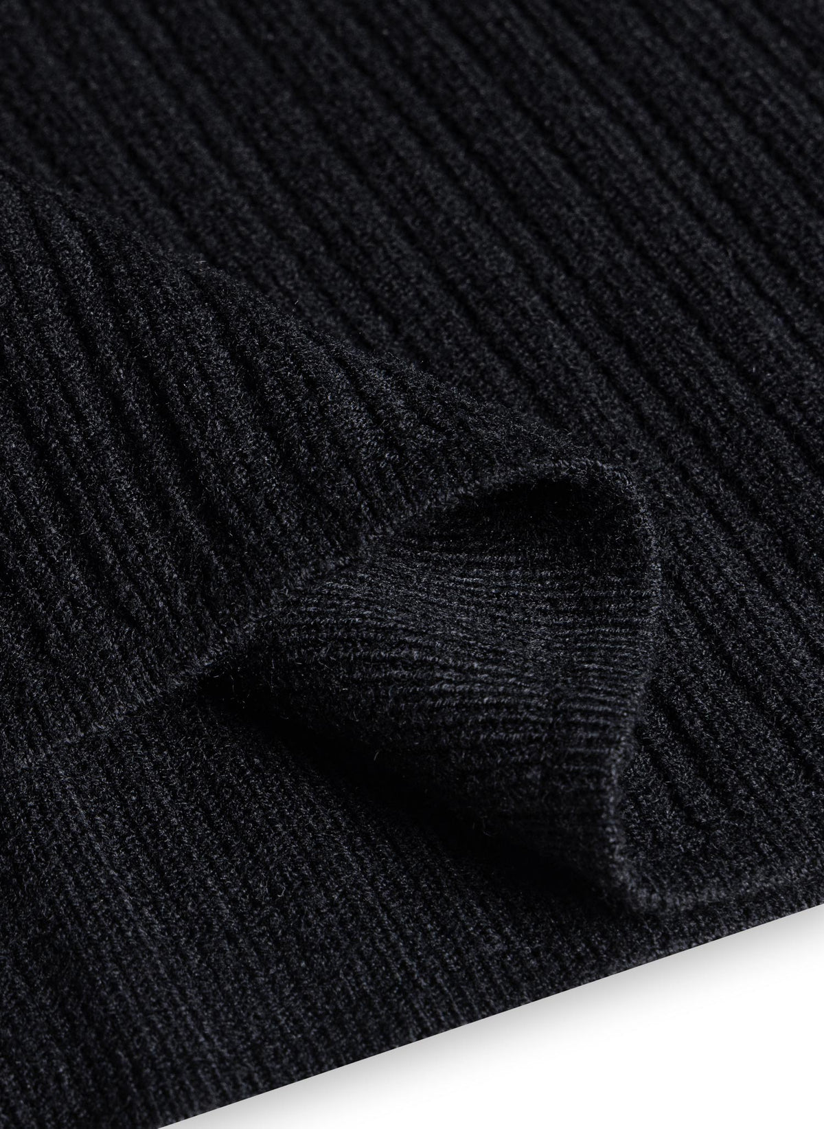 RIBBED MOCK NECK SWEATER