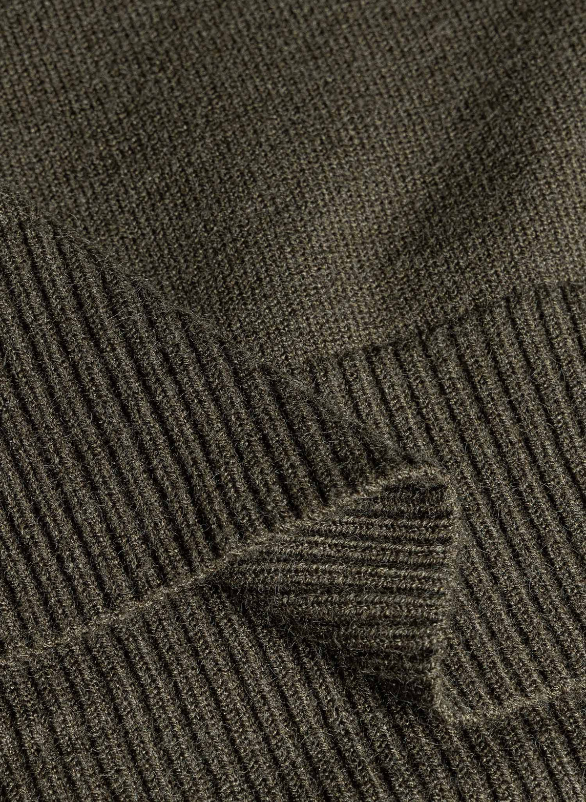 CABLE KNIT CASHMERE SWEATER SET