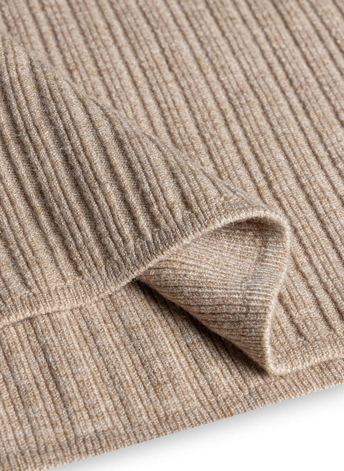RIBBED MOCK NECK SWEATER