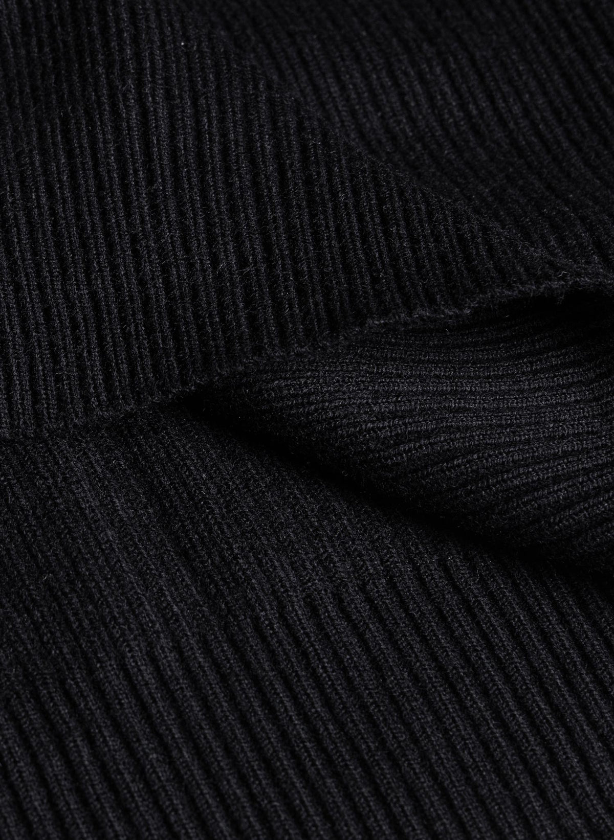 HIGH NECK RIBBED SWEATER