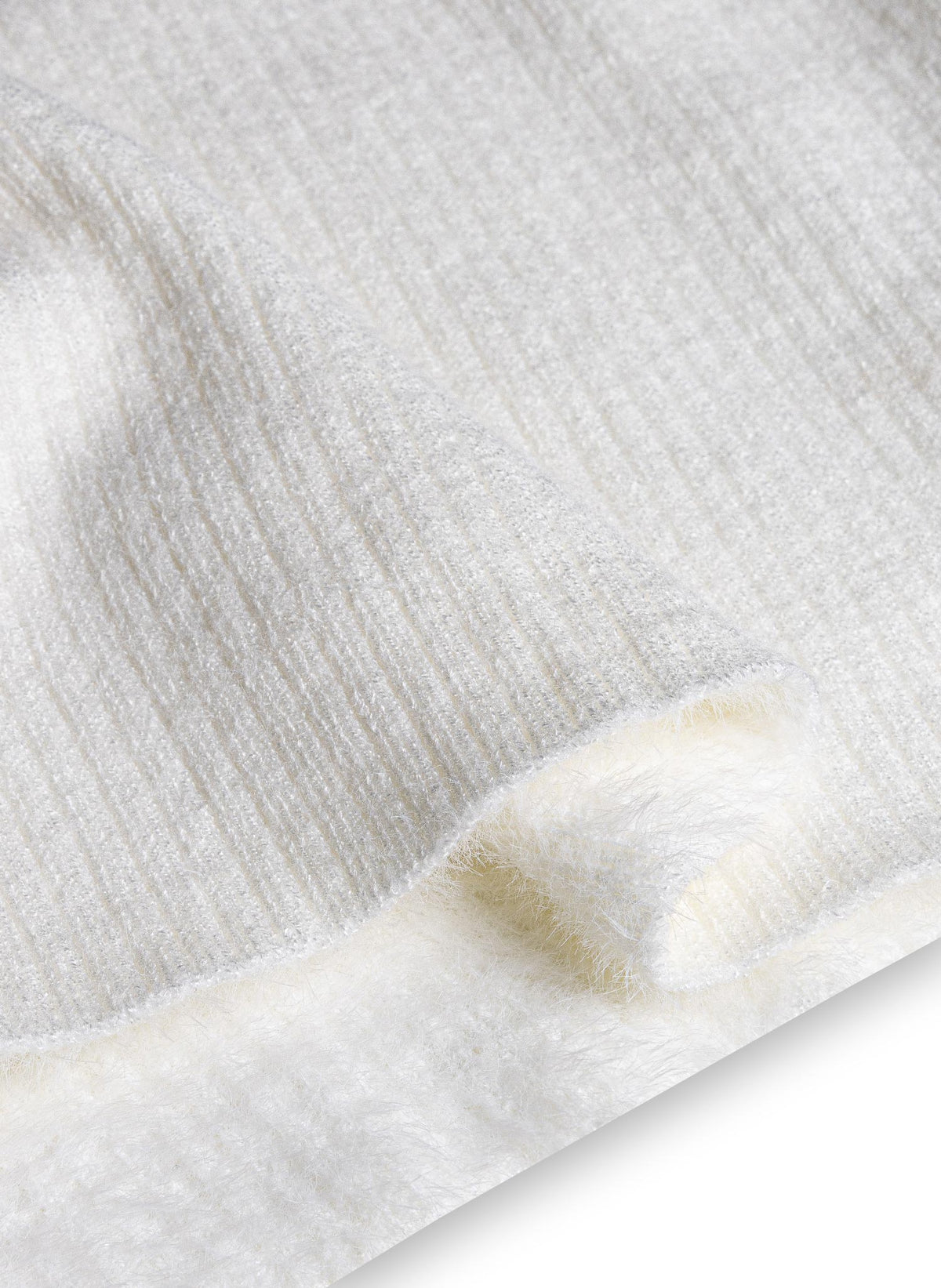 FINE KNIT MOCK NECK SWEATER