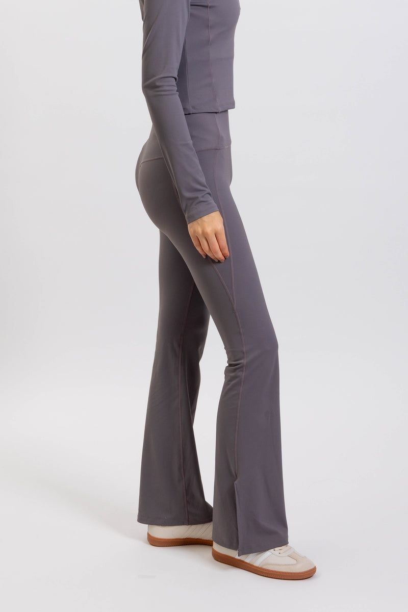 SOFT FLARED YOGA PANTS