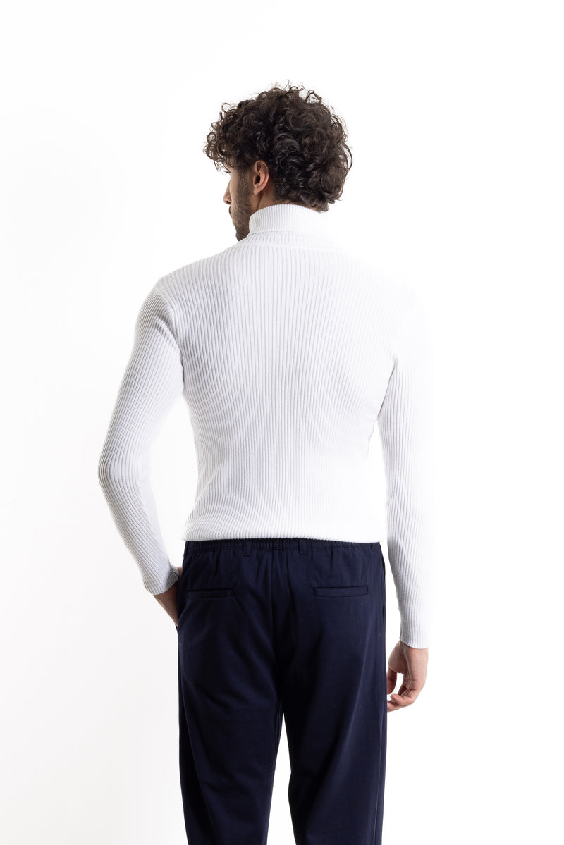 RIBBED TURTLE NECK SWEATER