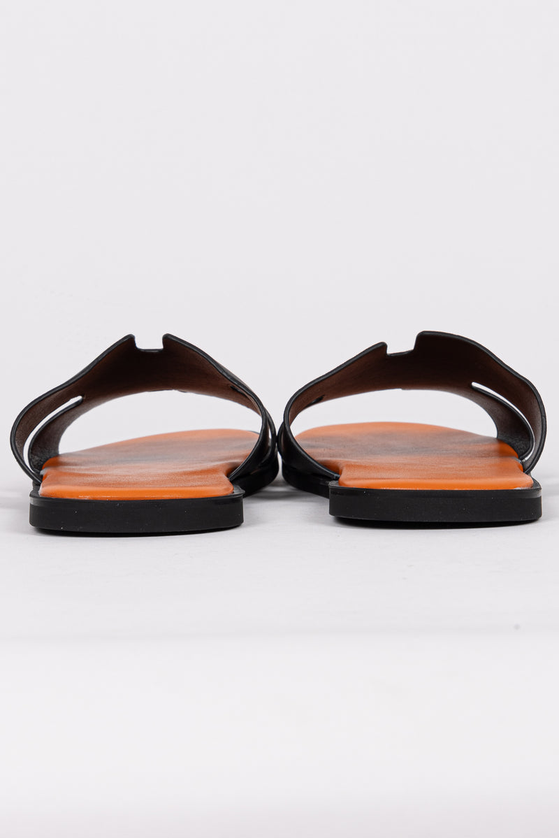 CLASSIC LEATHER SANDALS