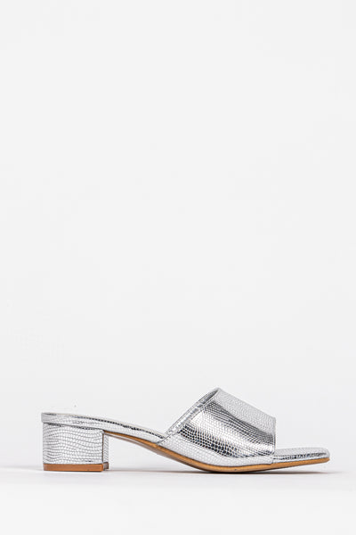 SHINY HEELED SANDALS