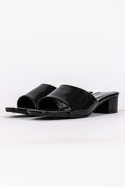 SHINY HEELED SANDALS