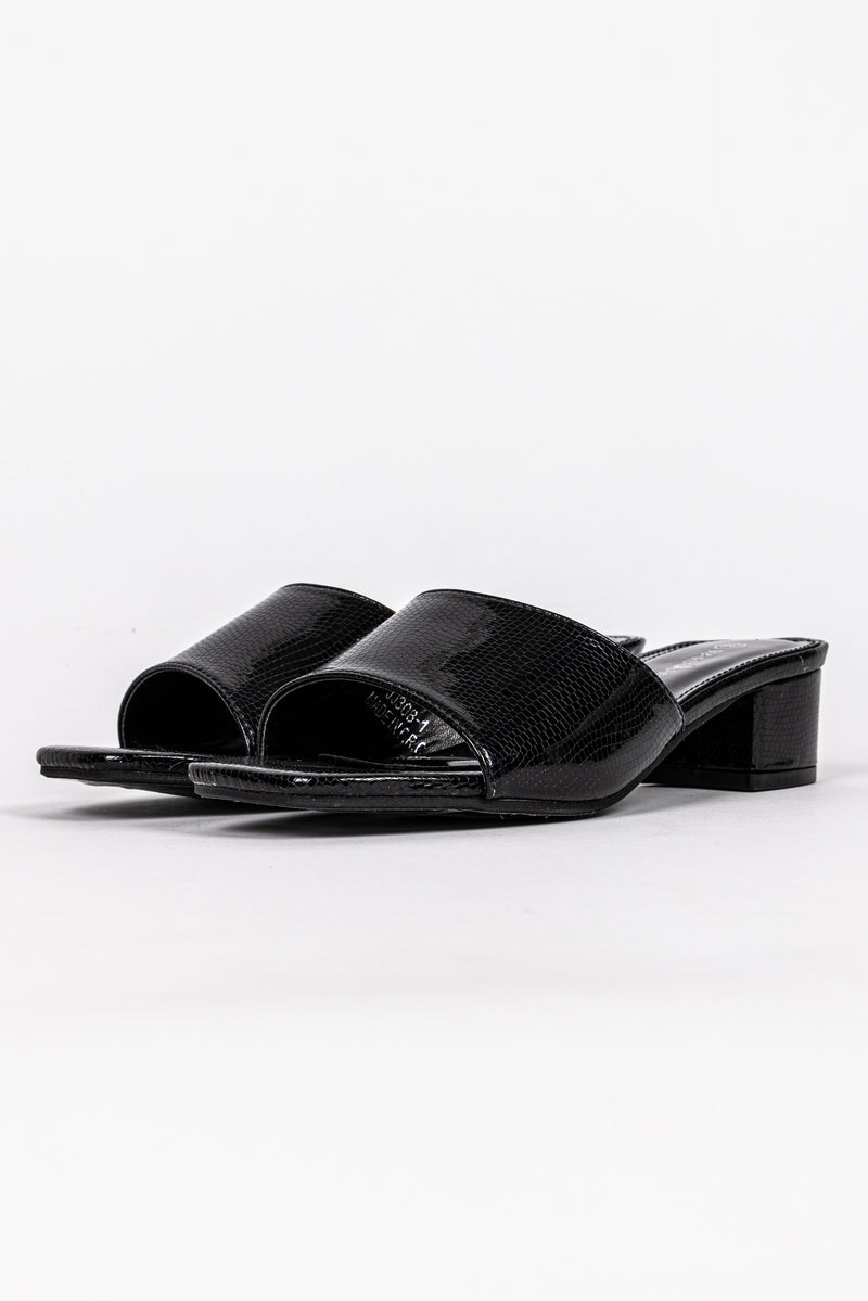 SHINY HEELED SANDALS