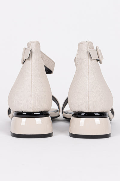 FLAT SANDALS WITH ANKLE STRAPS