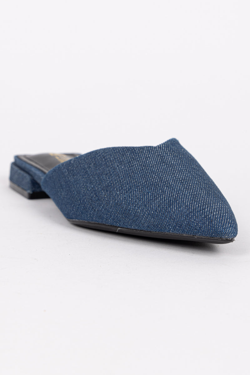 TEXTURED FLAT SHOES