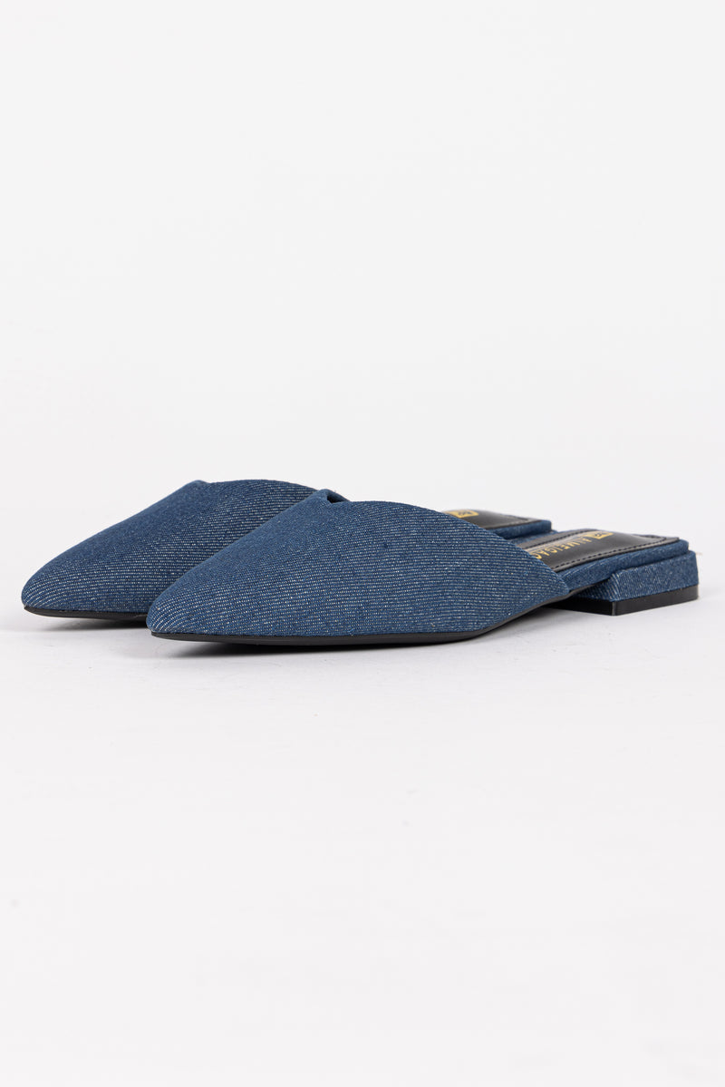 TEXTURED FLAT SHOES