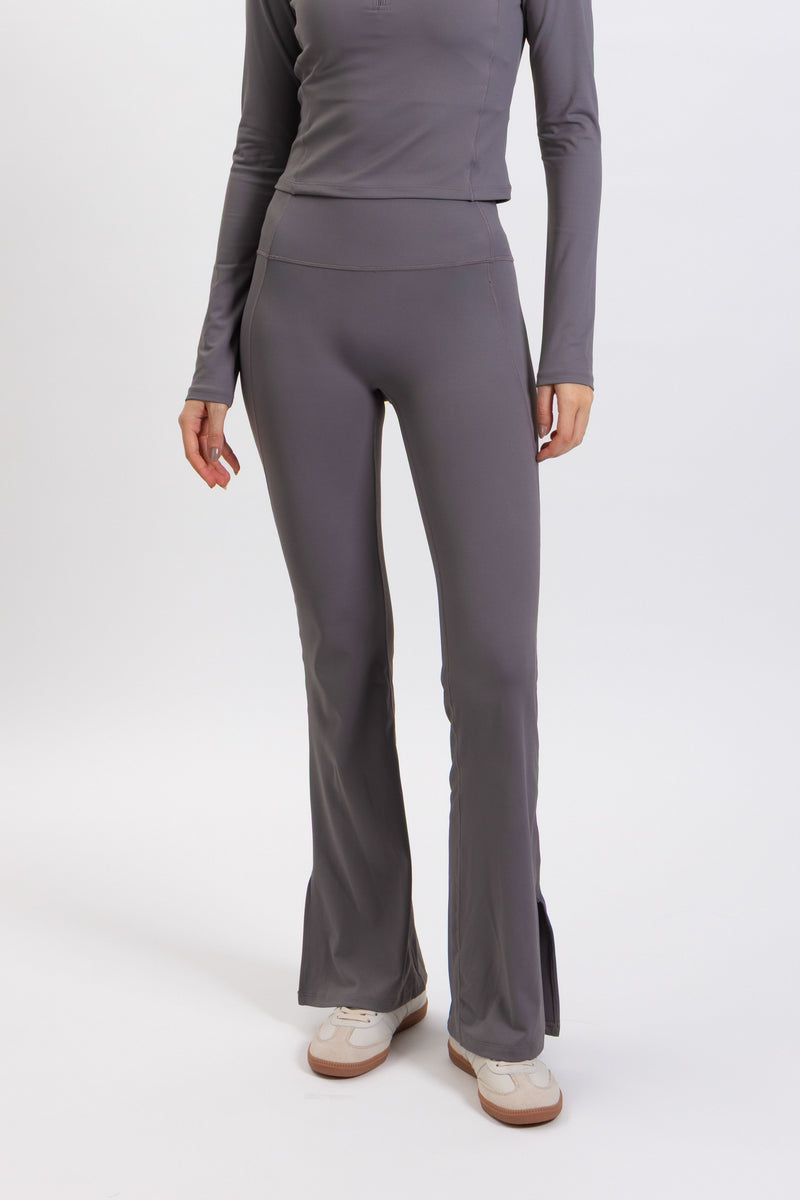 SOFT FLARED YOGA PANTS