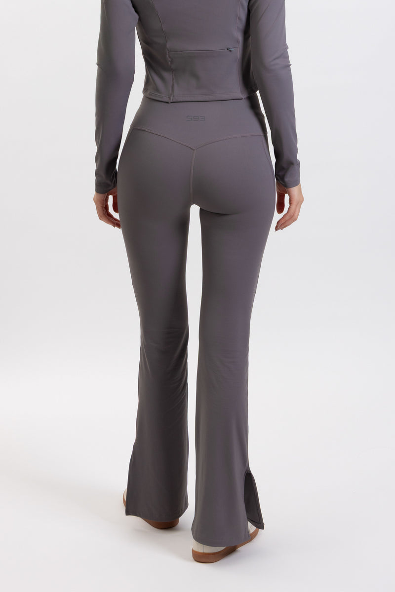 SOFT FLARED YOGA PANTS