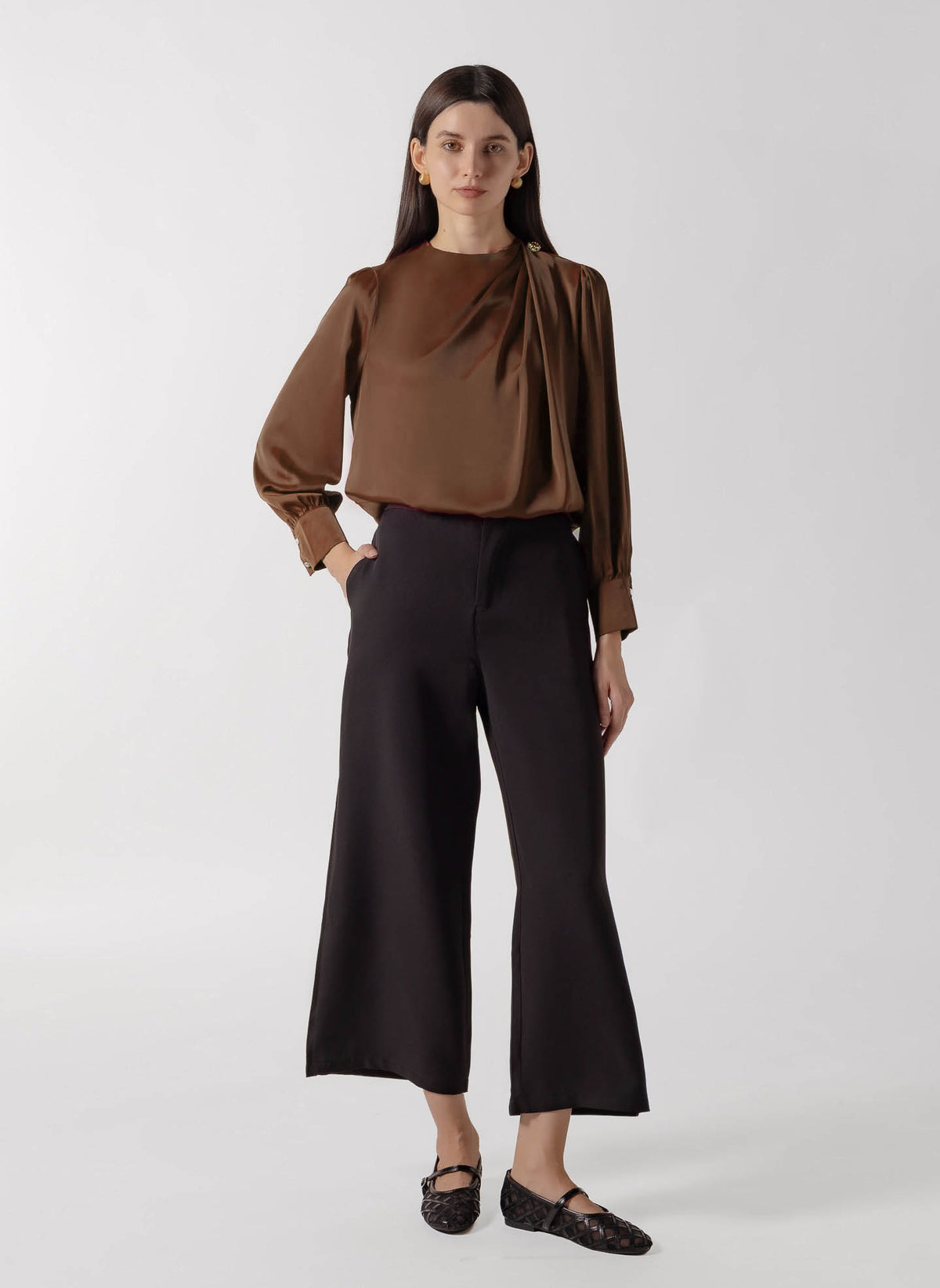 DETAILED SATIN TOP