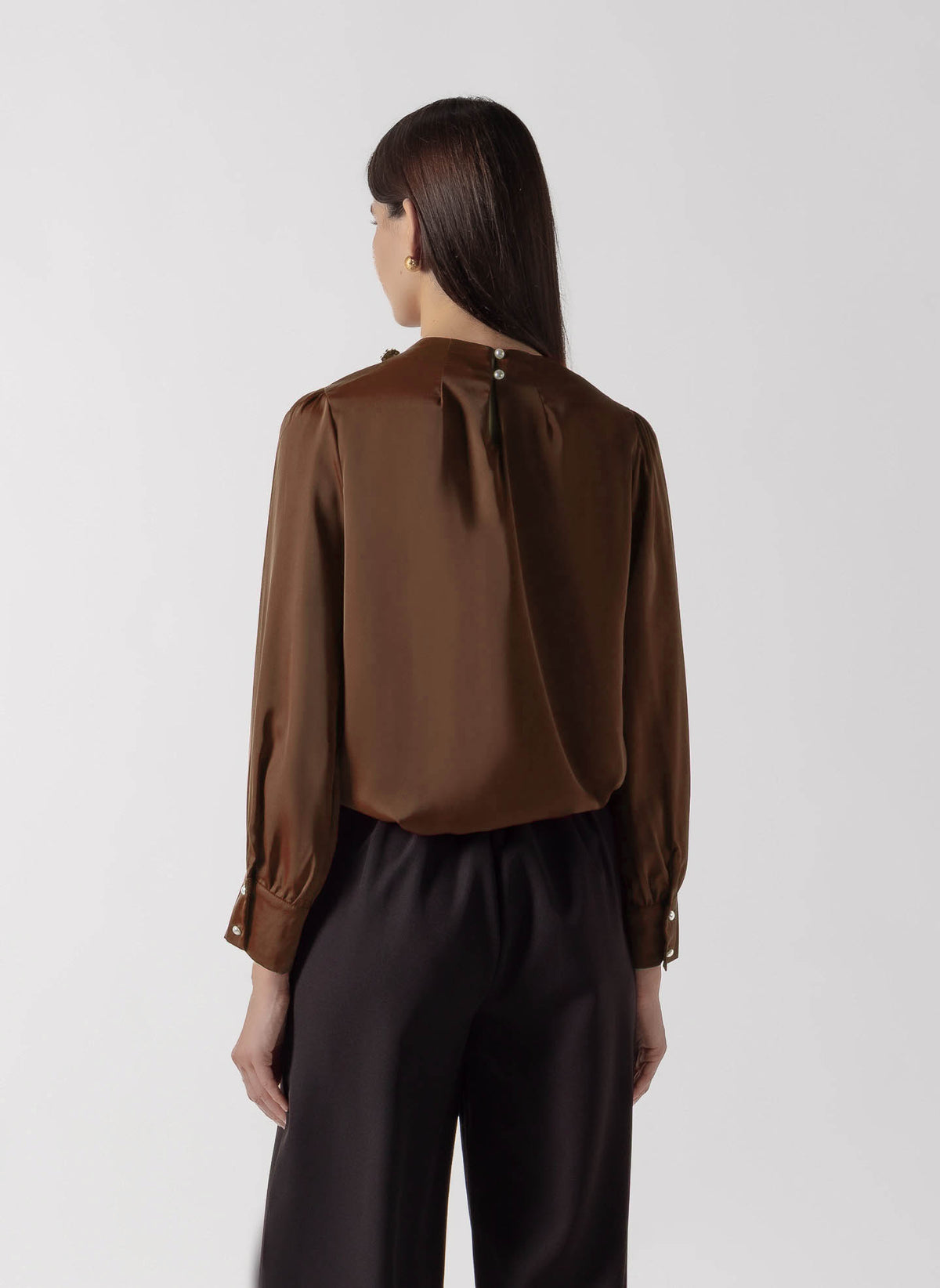 DETAILED SATIN TOP