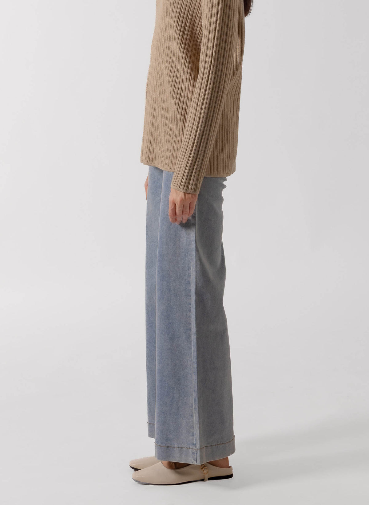 DIAGONAL SEAM WIDE JEANS