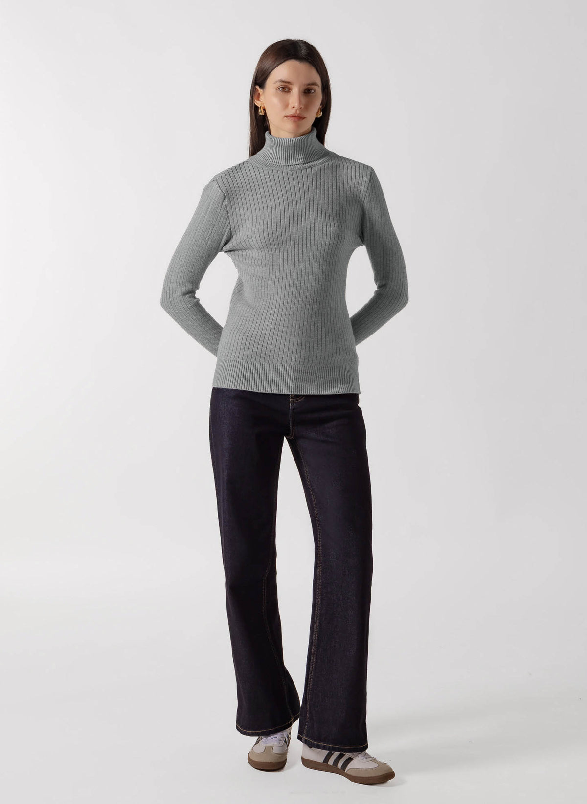 FINE KNIT TURTLENECK SWEATER