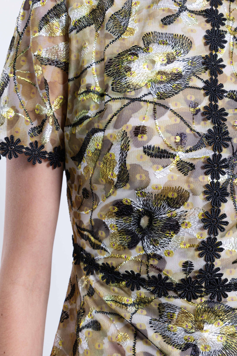 DETAIL EMBROIDERED SHORT DRESS