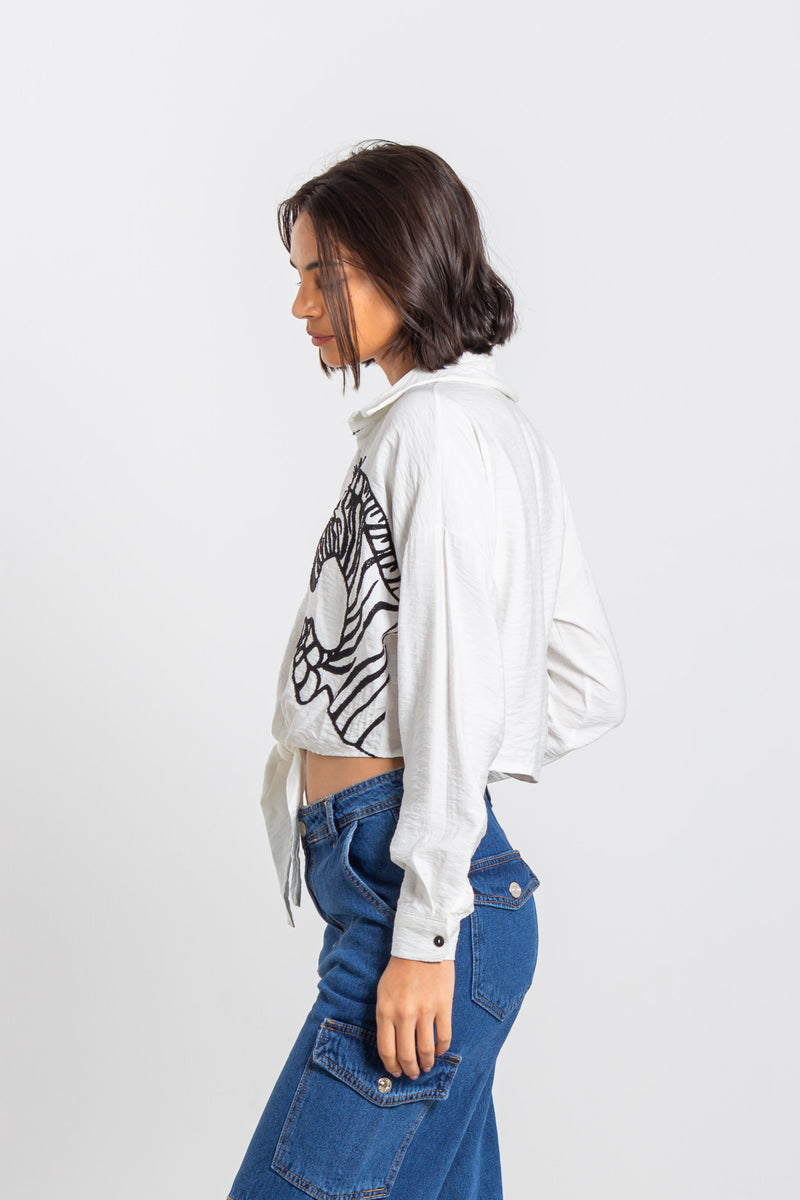 DETAILED FRONT KNOT TOP