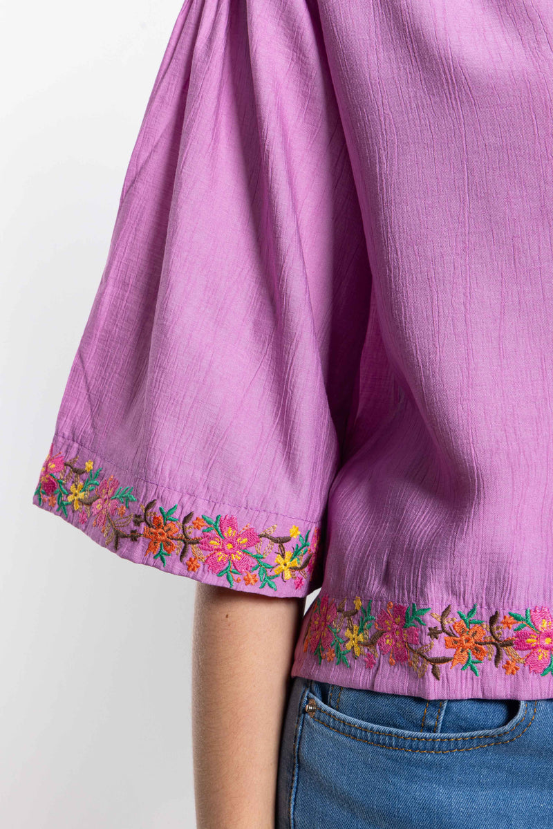 TEXTURED EMBROIDERED CROP TOP