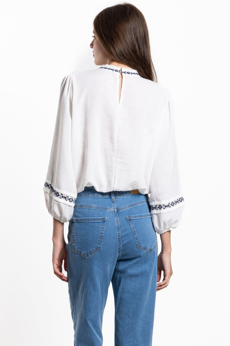 DETIAL EMBROIDERED BLOUSE