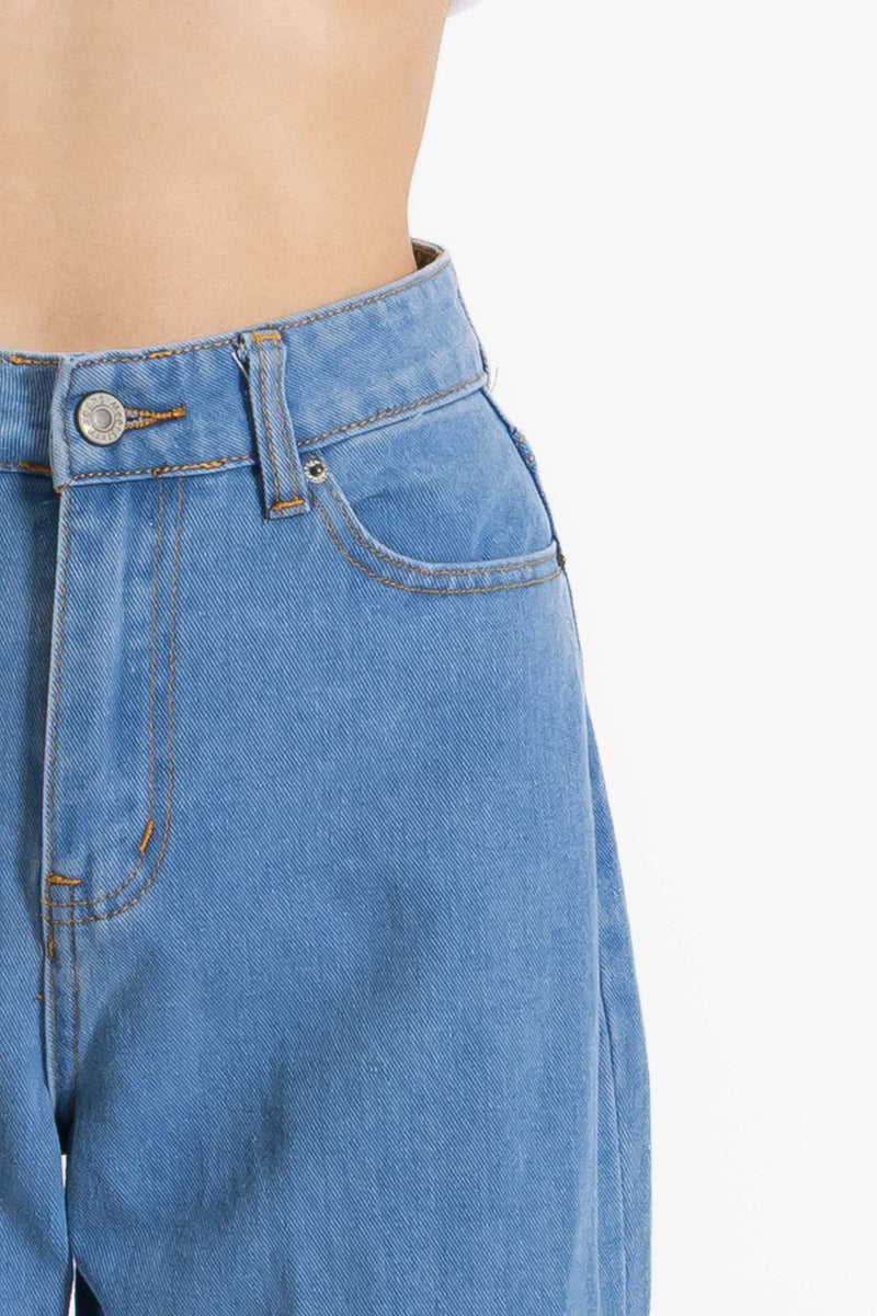 HIGH-RISE STRAIGHT JEANS