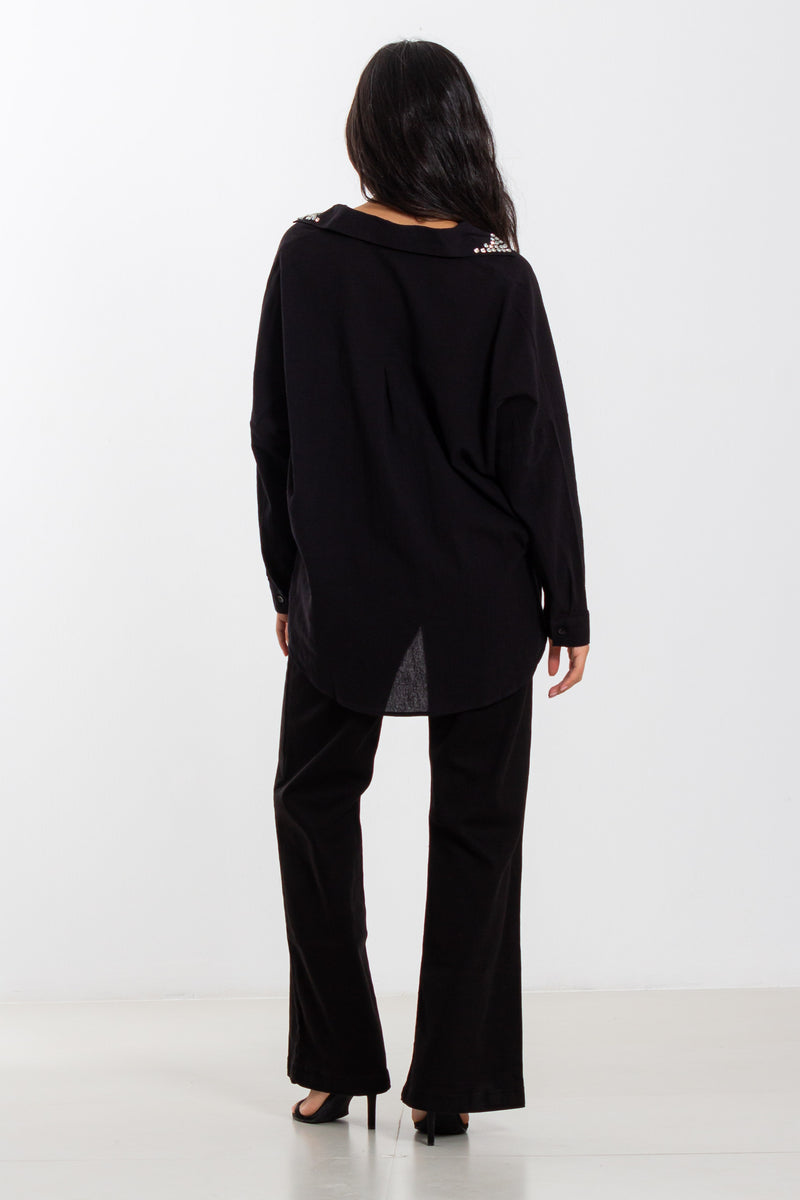 OVERSIZED SHIRT WITH EMBROIDERED NECK DETAILS