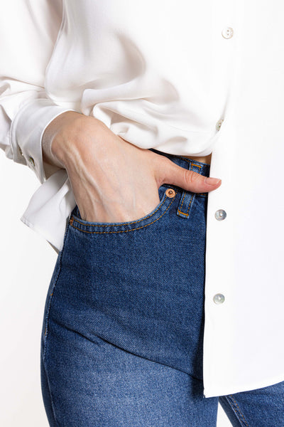 HIGH-RISE JEANS