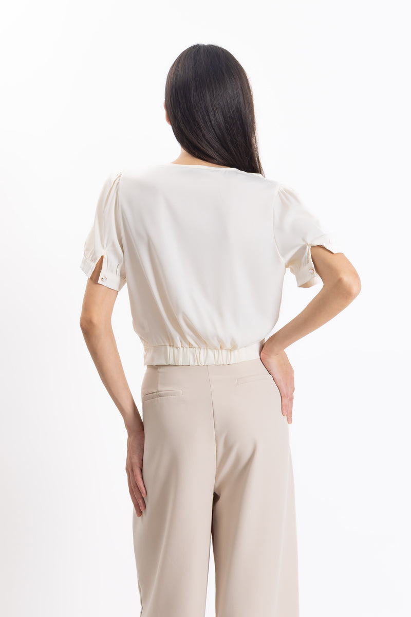 DETAILED SATIN TOP WITH NECKLACE