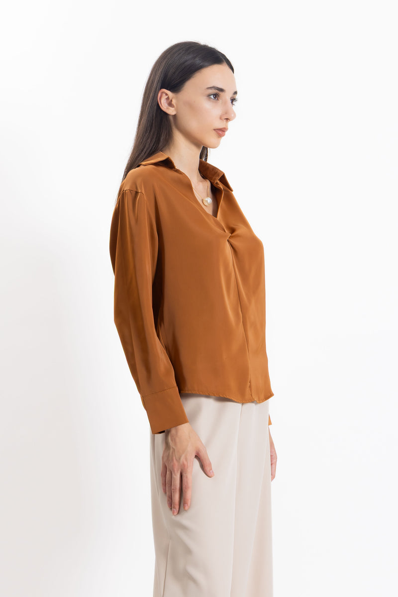 SATIN SHIRT WITH NECKLACE